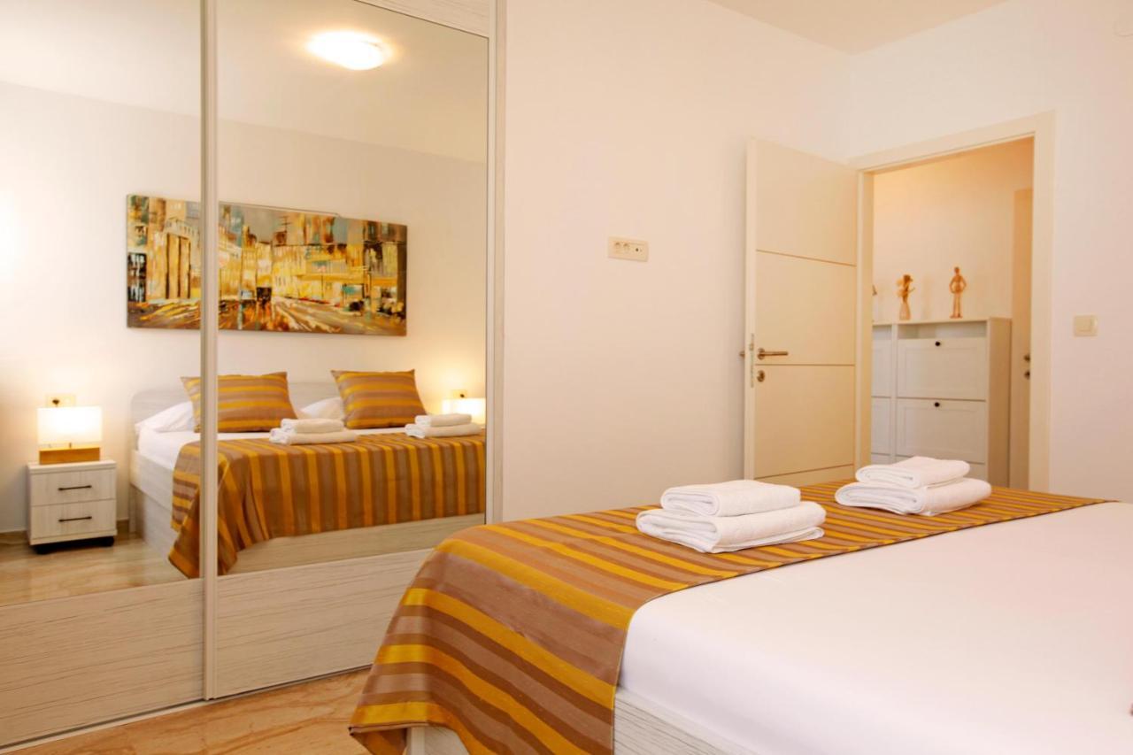 Modern 2-Bed Apt, Late Check In Available スプリト エクステリア 写真