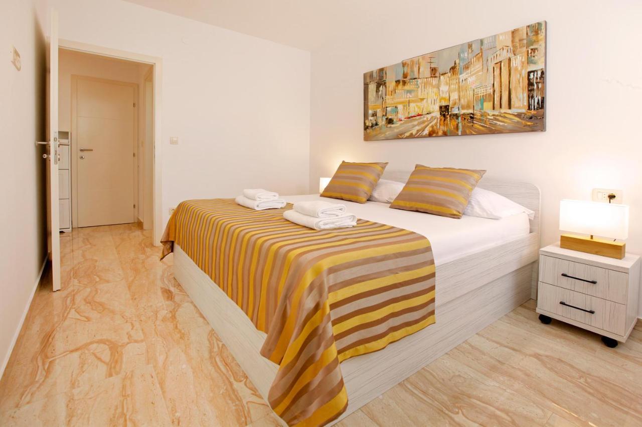 Modern 2-Bed Apt, Late Check In Available スプリト エクステリア 写真