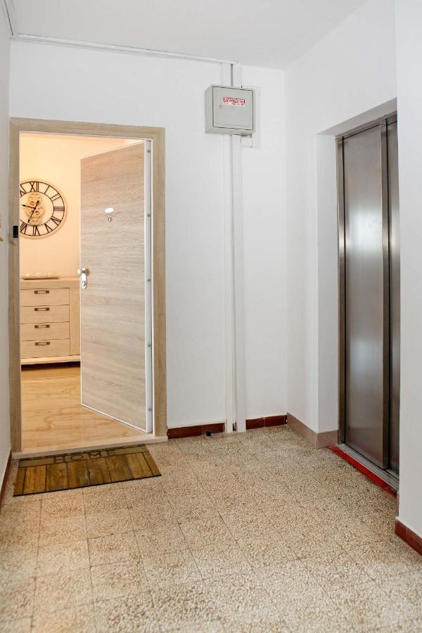 Modern 2-Bed Apt, Late Check In Available スプリト エクステリア 写真