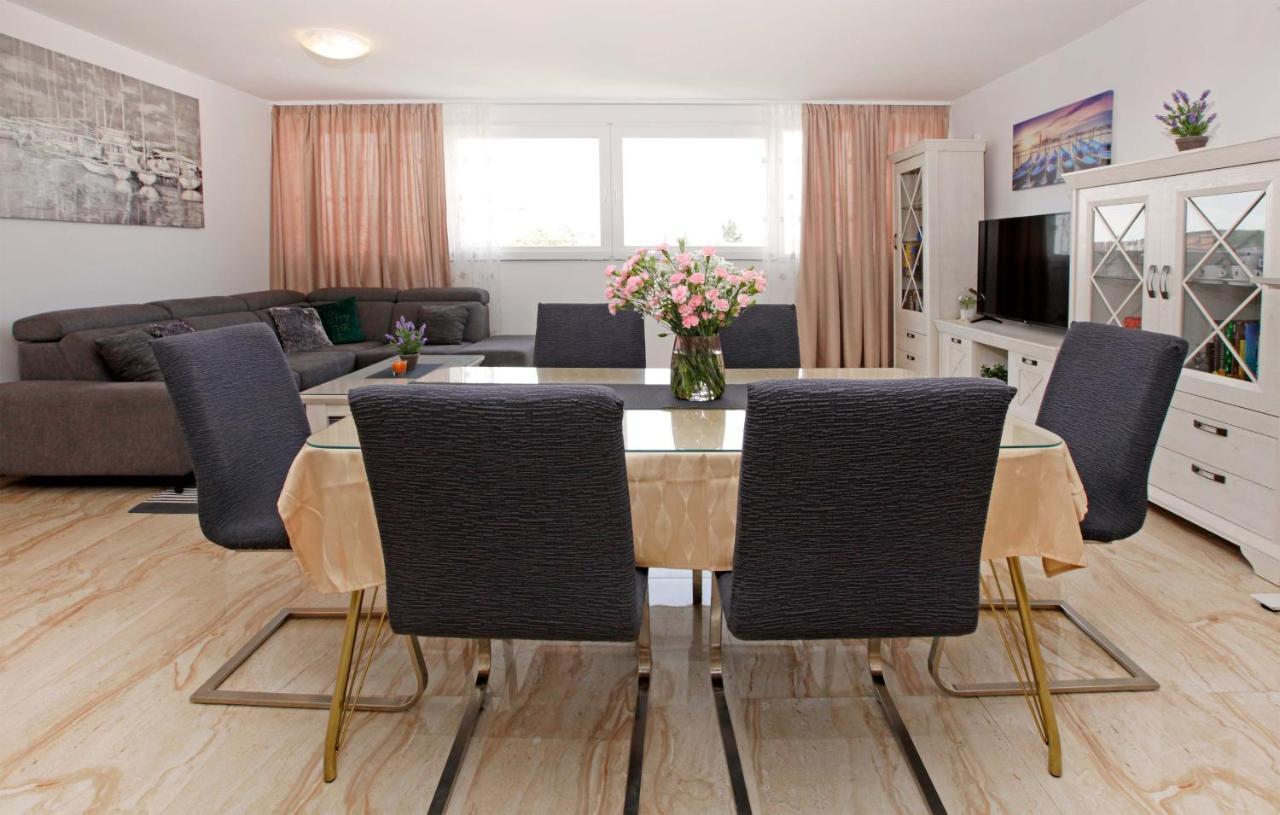 Modern 2-Bed Apt, Late Check In Available スプリト エクステリア 写真