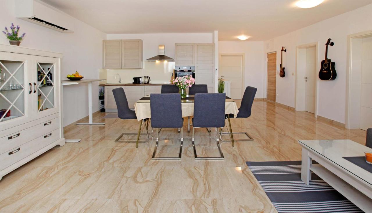 Modern 2-Bed Apt, Late Check In Available スプリト エクステリア 写真