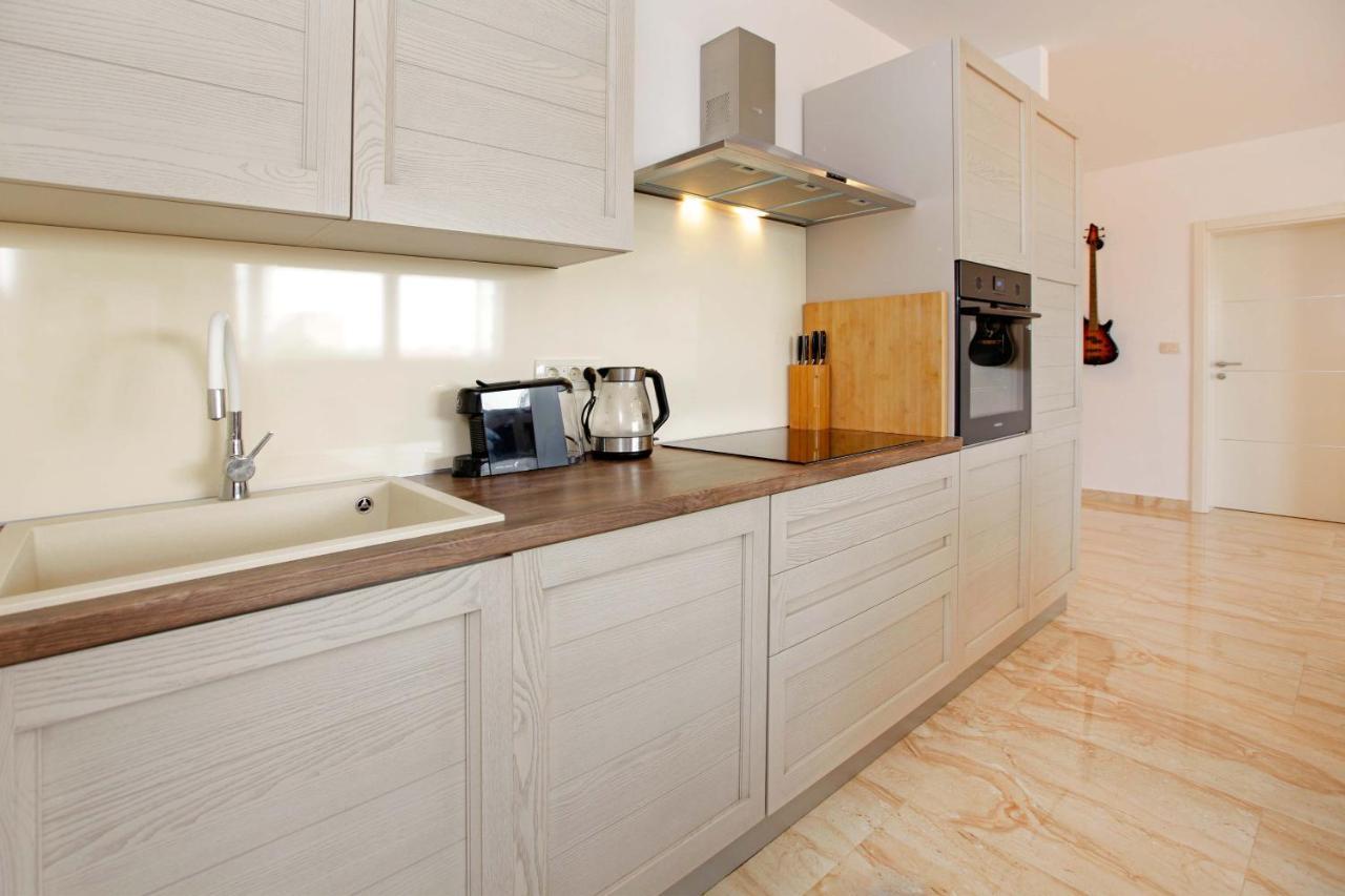 Modern 2-Bed Apt, Late Check In Available スプリト エクステリア 写真